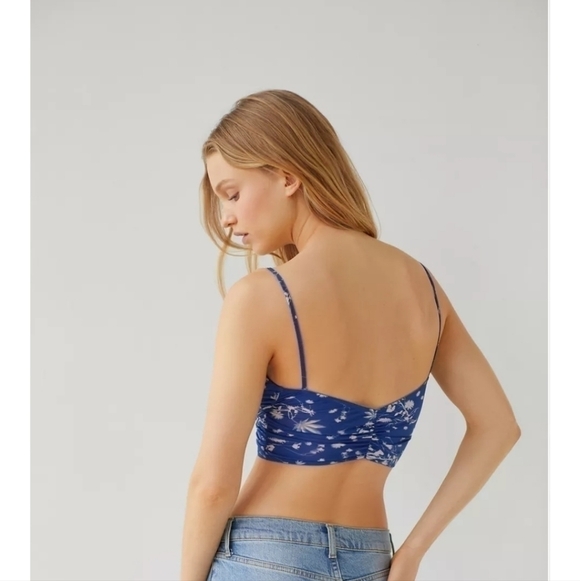 URBAN Outfitters Out From Under Keyhole Longline Bralette - Picture 4 of 11